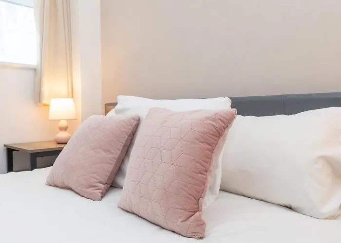 Spacious 2 Bed Southville Flat Near Harbourside * 布里斯托