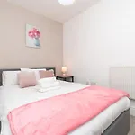 Spacious 2 Bed Southville Flat Near Harbourside Apartment Bristol