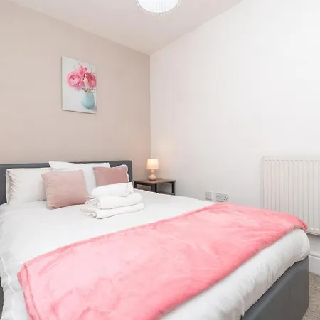 Spacious 2 Bed Southville Flat Near Harbourside شقة بريستول