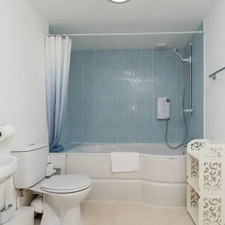 アパート Spacious 2 Bed Southville Flat Near Harbourside ブリストル